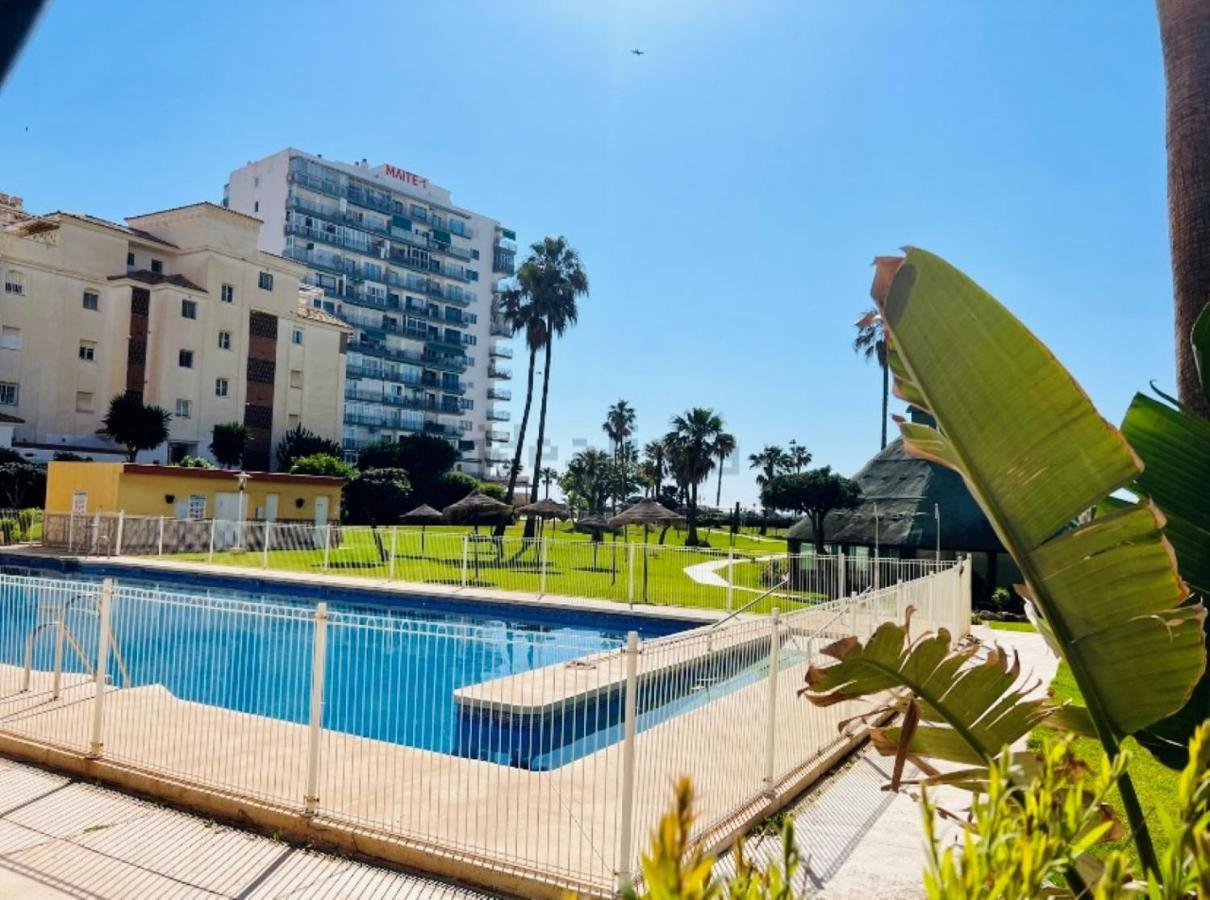 Precioso Estudio Frente Al Mar Con Piscina Benalmádena Esterno foto